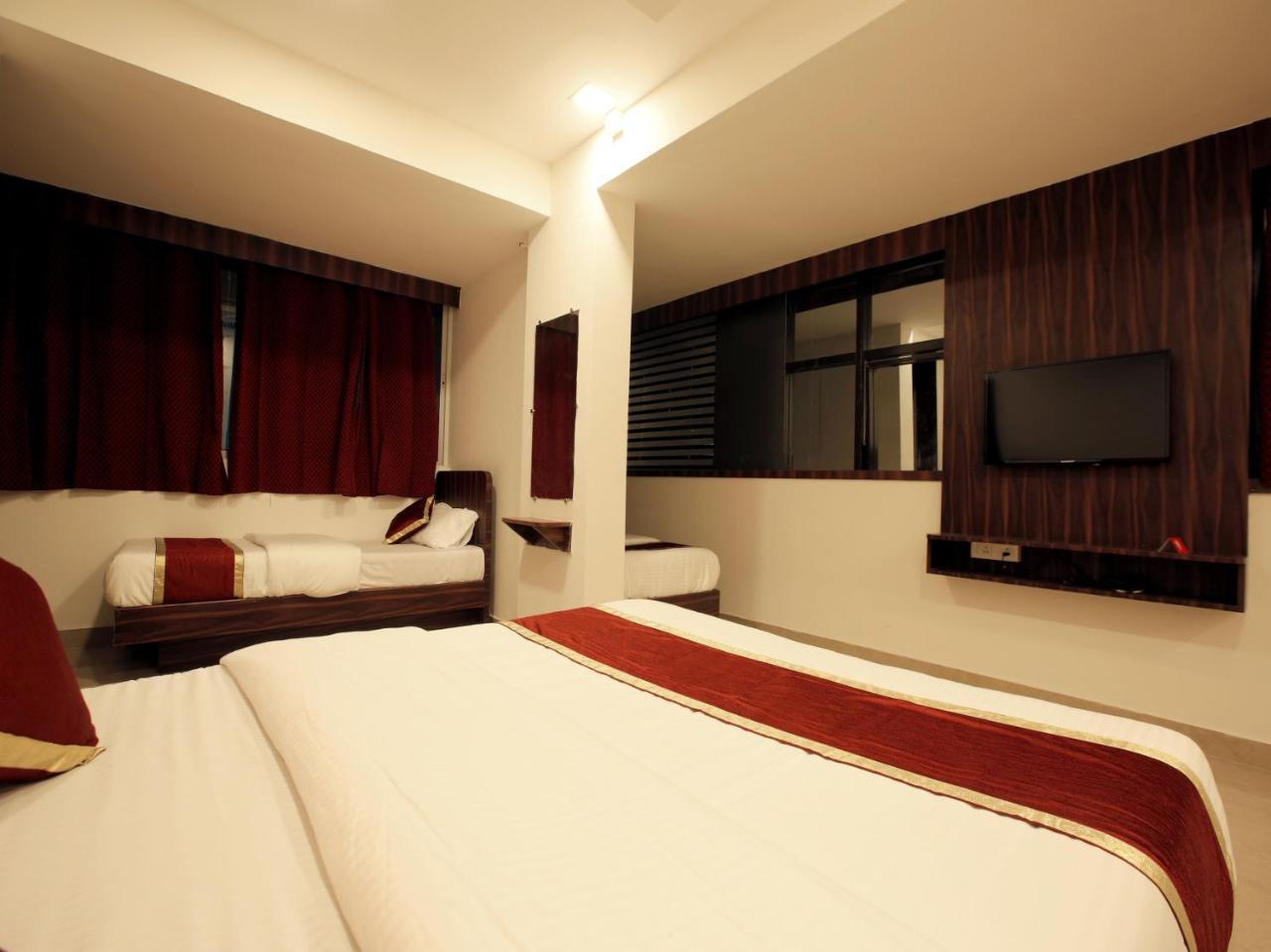 Hotel Ak International Ullāl Extérieur photo