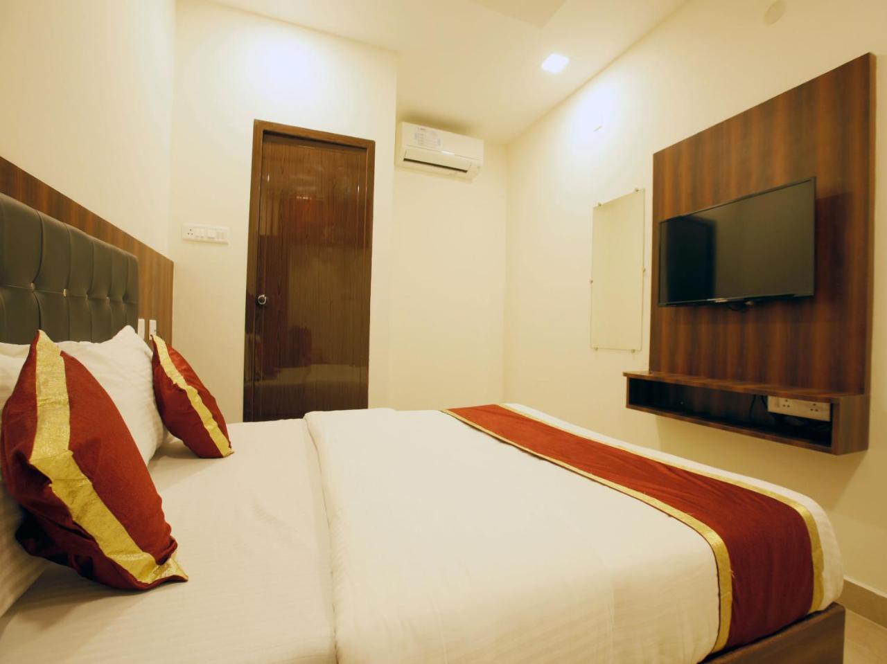 Hotel Ak International Ullāl Extérieur photo