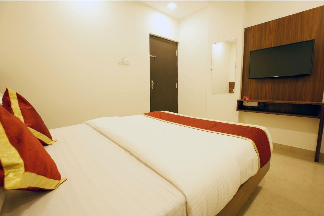 Hotel Ak International Ullāl Extérieur photo